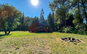 Private 2-Acre Retreat With Mtn Views, Walk To River